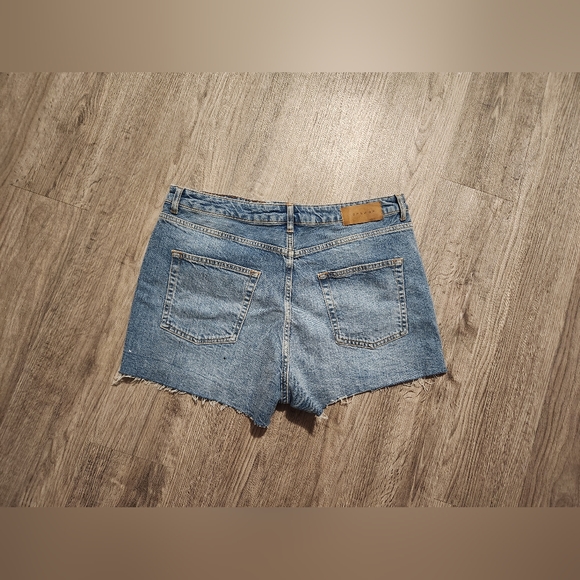 Topshop Mom Shorts - Picture 2 of 3